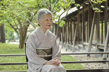 皇后さま ７９歳に、伊豆大島「深く案じています」