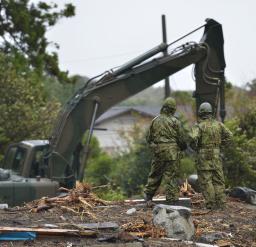 高齢者８０人島外避難＝２３日午後、チャーター船で—台風２７号警戒・伊豆大島災害