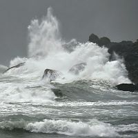 太平洋側中心に大雨警戒＝台風２７号北上、前線活発に－２８号小笠原接近へ・気象庁