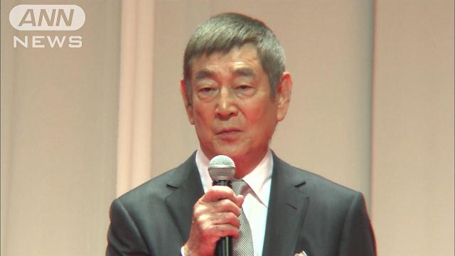 山田洋次監督、“文化勲章”の高倉健を祝福