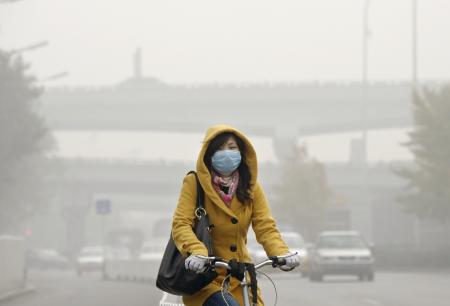 47NEWS ＞ 共同ニュース ＞ 北京深刻な大気汚染に見舞われる １０月、全土で霧観測日２倍に