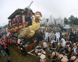 「お旅所神幸」雨中勇壮 唐津くんち