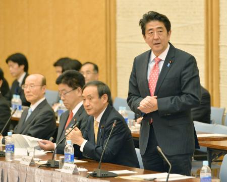 首相「地方財源は確保」