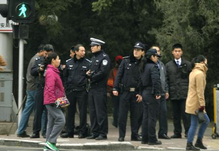 習総書記に弱者の圧力＝３中総会開幕、陳情者が「団結」－中国