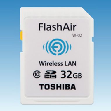 東芝、無線 LAN 対応 SDHC メモリカード「FlashAir」の 32GB を発売へ、ネット接続中継が可能に