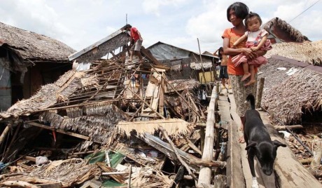 比の台風死者4460人 国連推計、治安・衛生悪化