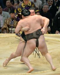 日馬富士、白鵬破り６度目の優勝