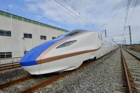 北陸新幹線の新型車両・Ｅ７系公開 「和」「伝統」内外装に