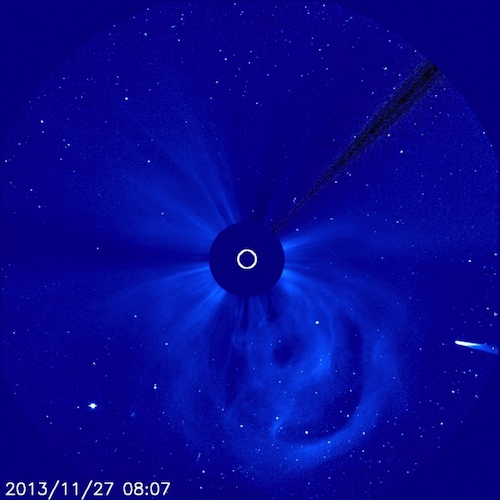 アイソン彗星、太陽最接近＝分裂か、無事通過か－日米欧衛星が追跡観測