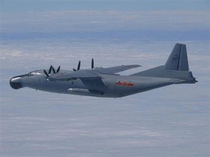 中国防空識別圏で戦闘機が巡回、人民解放軍は厳戒態勢