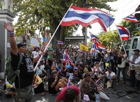 タイ反政府派「政権崩壊」宣言 政権支持派も集会