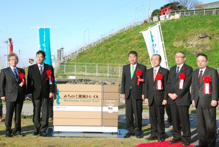 ルート起終点 標識お披露目 八戸・潮風トレイル