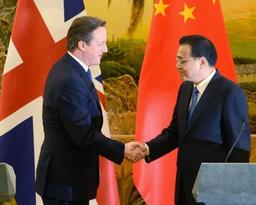 経済成長優先、中国批判は封印 英首相が中国国家主席らと会談