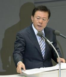 猪瀬都知事:５０００万円提供答弁 不自然説明に怒号 傍聴席も「怒り頂点」−−都議会代表質問 ／東京