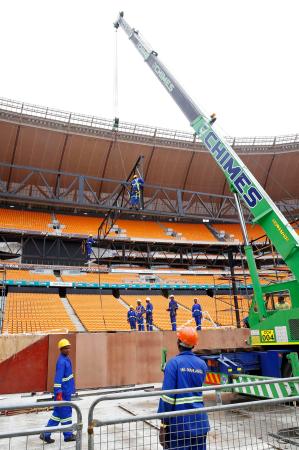 マンデラ氏追悼に首脳ら約百人 １０日の式典空前規模