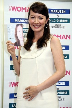 ［中西モナ］双子妊娠を発表 来年6月出産予定