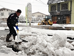 九頭竜で３２センチ 本格的な降雪シーズンに