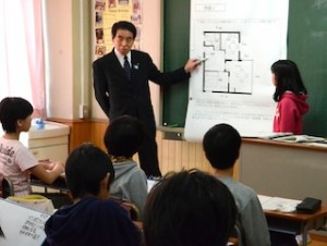 下村文科相が小学校の先生に 公立校の「土曜授業」を後押し