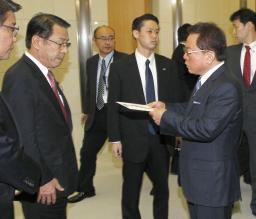 猪瀬知事辞職:辞職決意は石原氏会談の１７日、五輪も考慮
