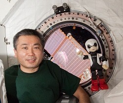 ロボット宇宙飛行士「KIROBO」、ISSにて若田宇宙飛行士との会話実験に成功