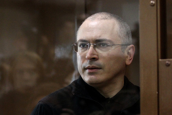 収監１０年、ホドルコフスキー氏釈放へ ロ大統領が政敵に恩赦 「彼には病気の母もいる」