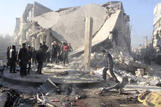 シリア政府軍の空爆1週間続く、アレッポ周辺で300人超死亡＝人権団体