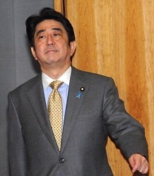 安倍首相、普天間返還前倒し検討＝沖縄知事評価、辺野古承認２７日判断