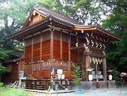 森高千里さん、八雲神社再建へ寄付 「渡良瀬橋」に登場