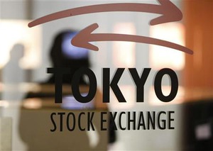 日経平均は続伸、円安好感で利益確定売りこなし上値追い