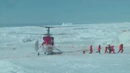 南極海で立ち往生のロシア船から全乗客52人救助