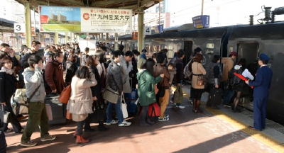 Ｕターンラッシュがピーク 東名、関越などで渋滞