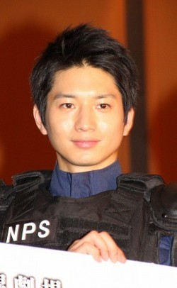 えっ放送開始前に！？向井理＆綾野剛ドラマ、映画化決定