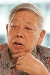 岩見隆夫さん死去:評伝…温故知新、自在の筆