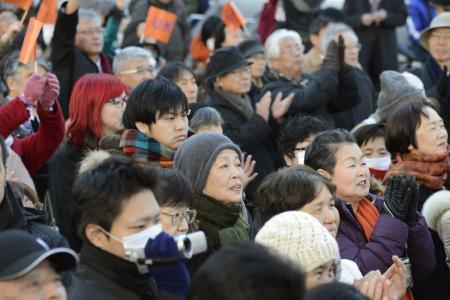 都知事選:舛添氏、細川氏を軸に展開