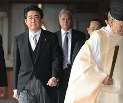 安倍首相:靖国参拝 不参拝保証報道を否定−−米報道官