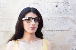 Google、度付きレンズ対応のGoogle Glass フレーム