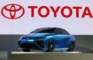 乗用車8社の13年国内生産は2年ぶり減、トヨタなどの世界生産最高