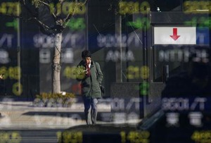 日経平均続落で始まる、売り先行後は円高一服で下げ渋る