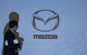 マツダ、純利益1100億円に上方修正 14年３月期