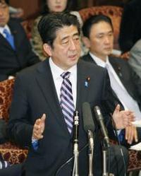 首相、憲法解釈見直しに改めて意欲…参院予算委