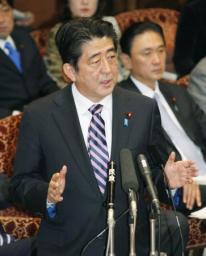 安倍政権：戦後の安保政策を転換－集団的自衛権の行使容認を模索