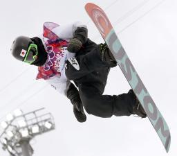 １７歳高梨、金へジャンプ＝１５歳平野、１８歳平岡は決勝へ－ソチ五輪〔五輪〕