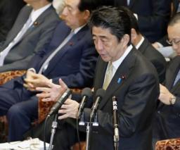 北方領土、在任中に解決＝安倍首相決意－衆院予算委