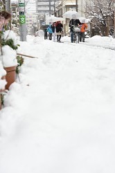 大雪:低気圧、寒気押し戻せず 「予想困難だった」気象庁