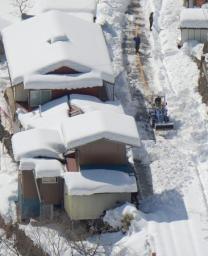 大雪:高齢者ら孤立 県が自衛隊に派遣要請 静岡・小山町