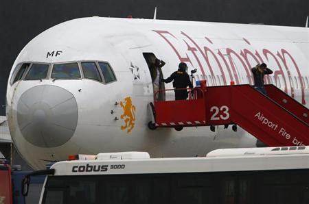 エチオピア航空機乗っ取り、副操縦士を逮捕 スイス