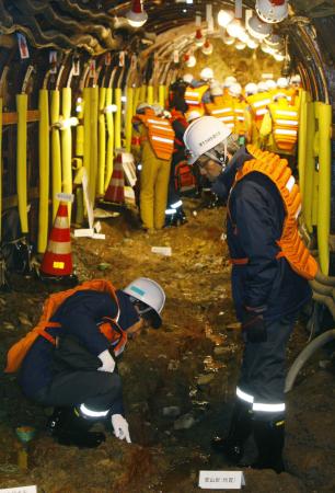 志賀原発で断層の現地調査