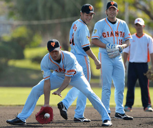 内海と菅野で１０失点＝巨人、不安なスタート－プロ野球