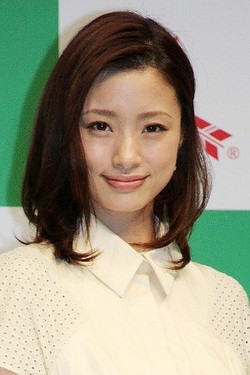 上戸彩、新ＣＭで「お尻やけどしたときの」写真使用