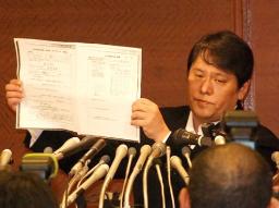 佐村河内氏「絶対音感ない」 難聴で手話通訳の必要性強調